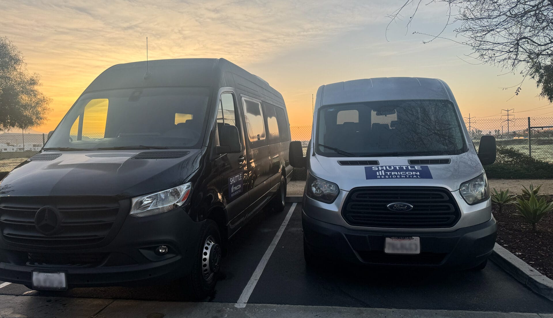 Luxury-Shuttle-Party-Bus-mercedes